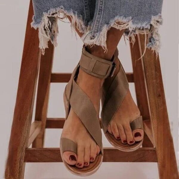 Flat Roman women sandals13.99