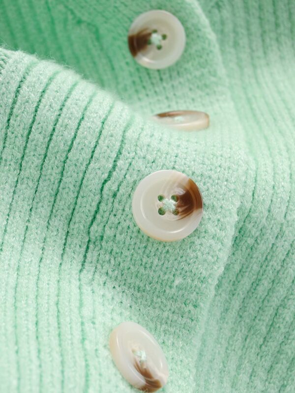 Comfortable Round Neck Sweater for Casual and Stylish Wear - Image 4