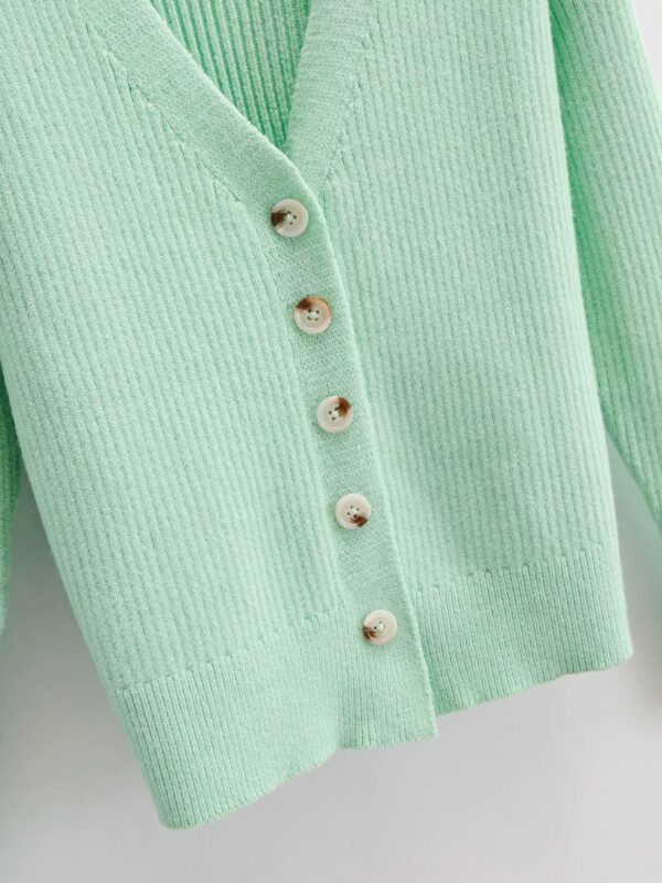 Comfortable Round Neck Sweater for Casual and Stylish Wear - Image 5
